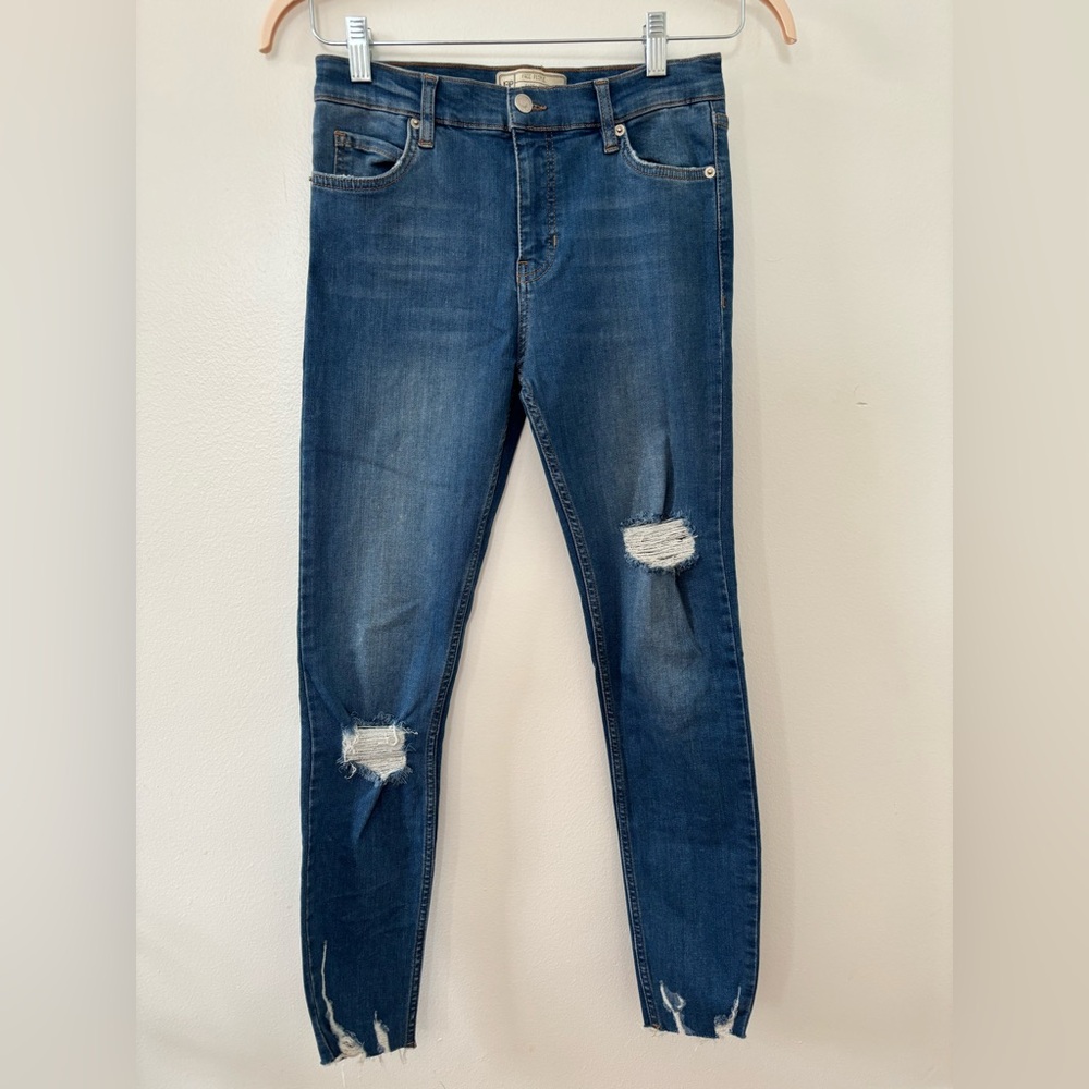 Free People Distressed Women Jeans Medium Blue!